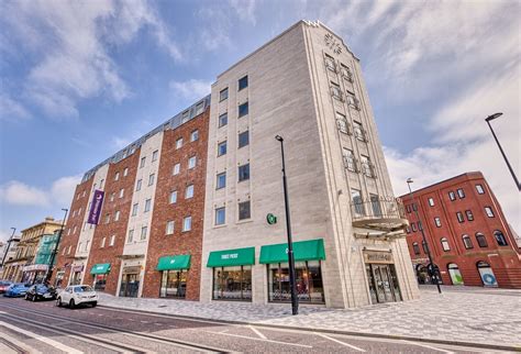 premier inn blackpool